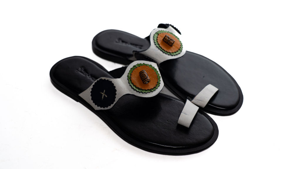 Black White Disc Sandals — product view 03