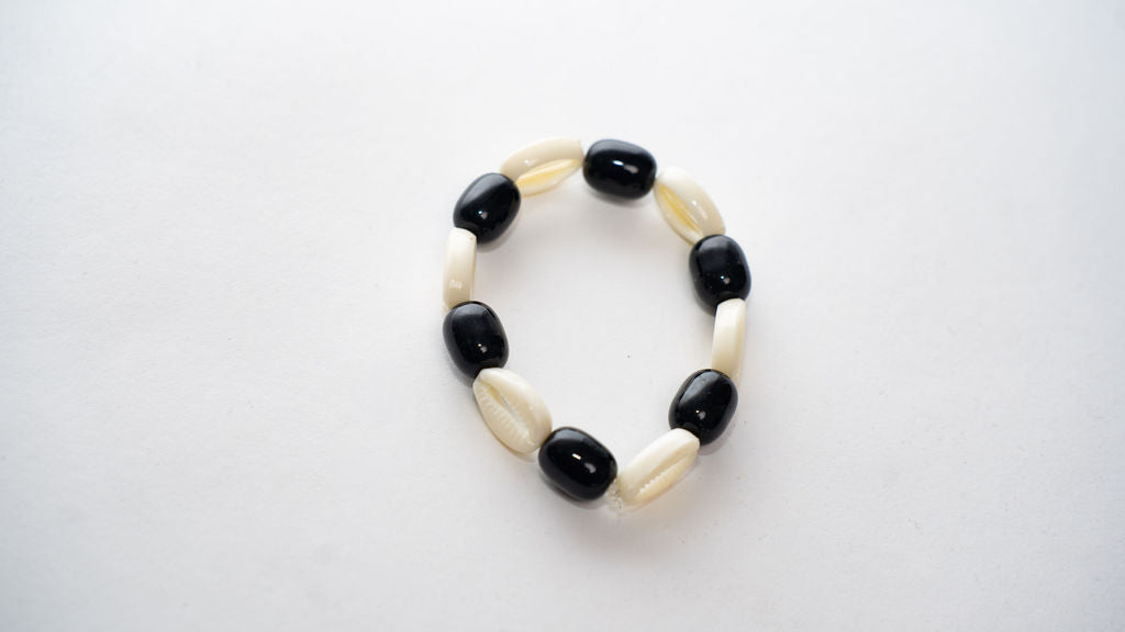Black Cream Oval Bead Bracelet — main view 01